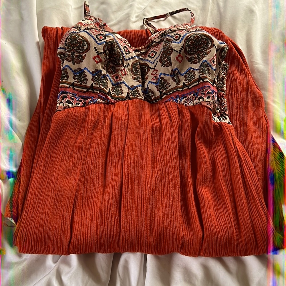 Beautiful maxi dress. Worn once like new! Xs